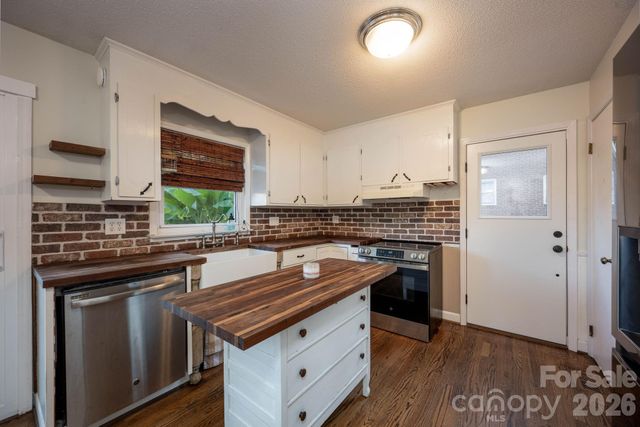 827 Brookwood Drive, Mooresville, NC 28115