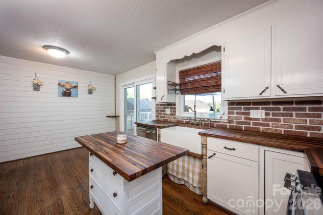 827 Brookwood Drive, Mooresville, NC 28115