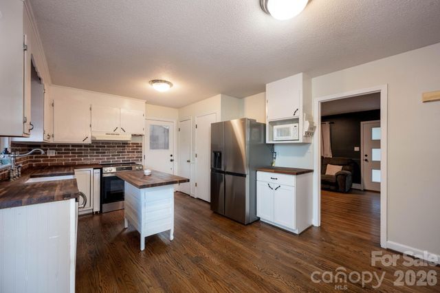 827 Brookwood Drive, Mooresville, NC 28115