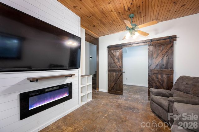 827 Brookwood Drive, Mooresville, NC 28115