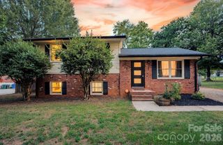 827 Brookwood Drive, Mooresville, NC 28115