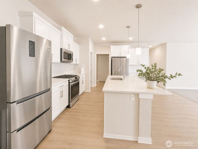 10420 SW 113th Street Ct, Lakewood, WA 98498