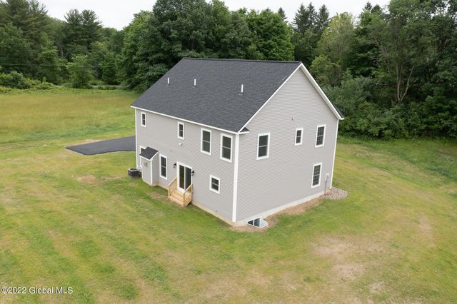 8 Creek Road, Wynantskill, NY 12198