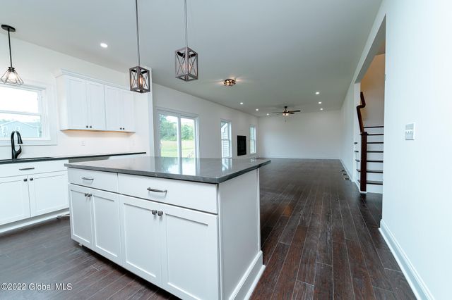 8 Creek Road, Wynantskill, NY 12198