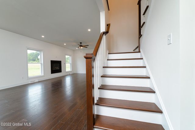 8 Creek Road, Wynantskill, NY 12198