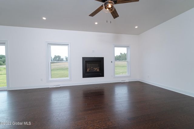 8 Creek Road, Wynantskill, NY 12198