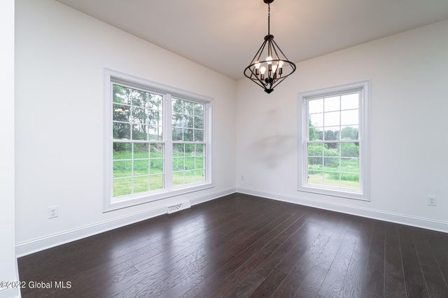 8 Creek Road, Wynantskill, NY 12198