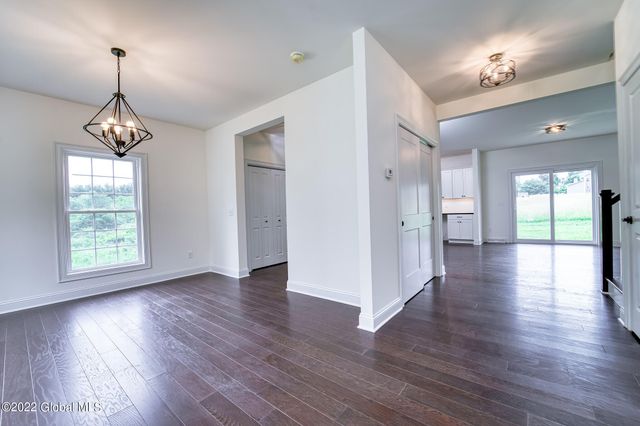 8 Creek Road, Wynantskill, NY 12198