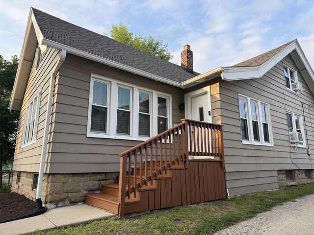 1934 S 84th STREET, West Allis, WI 53227