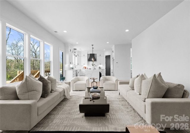 2013 South Street, Charlotte, NC 28208