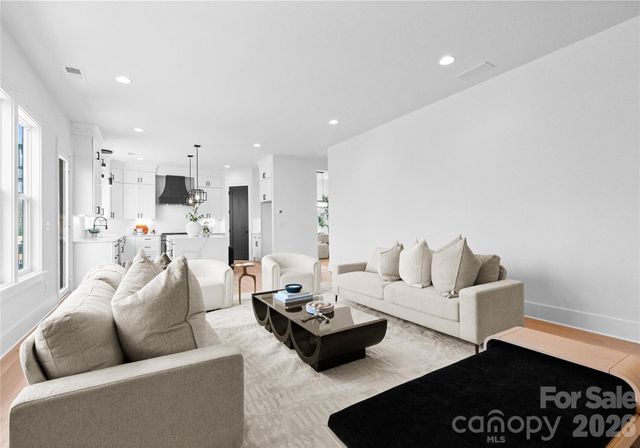 2013 South Street, Charlotte, NC 28208