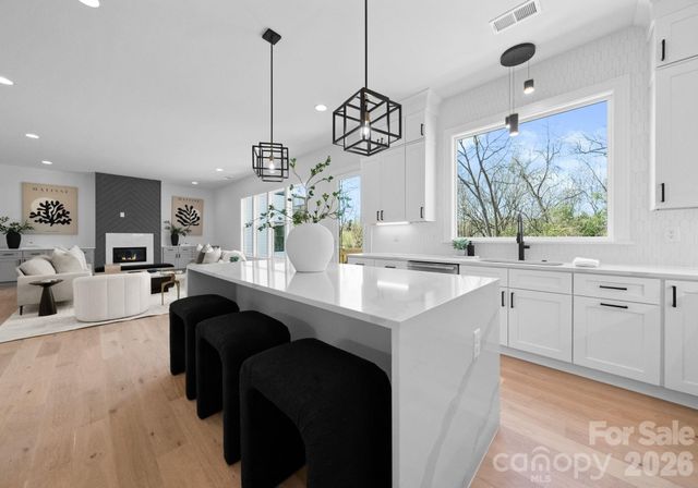 2013 South Street, Charlotte, NC 28208