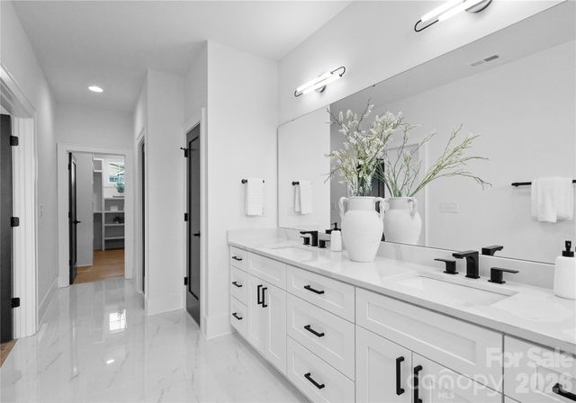 2013 South Street, Charlotte, NC 28208