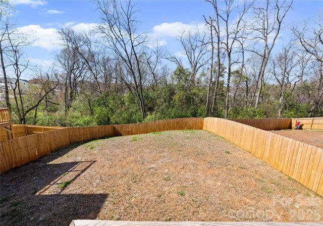 2013 South Street, Charlotte, NC 28208