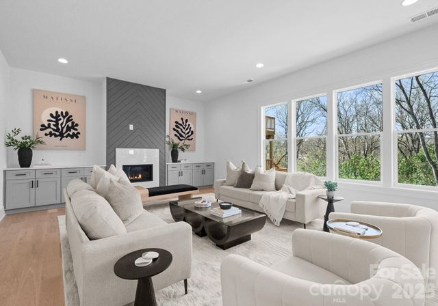 2013 South Street, Charlotte, NC 28208