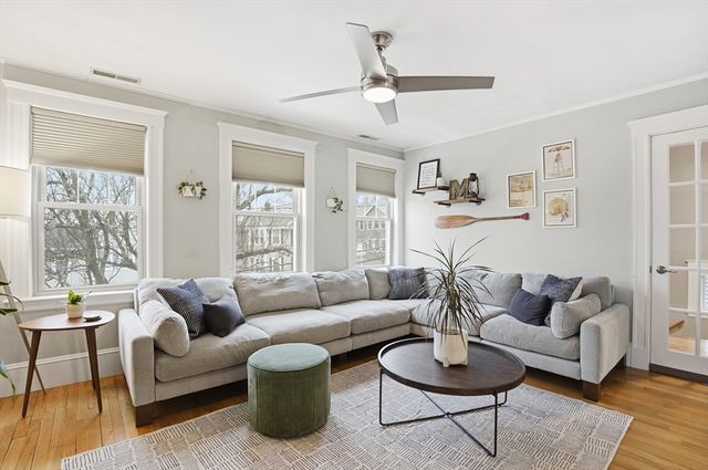 34 Bradford Rd 34, Watertown, MA 02472