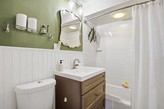 34 Bradford Rd 34, Watertown, MA 02472