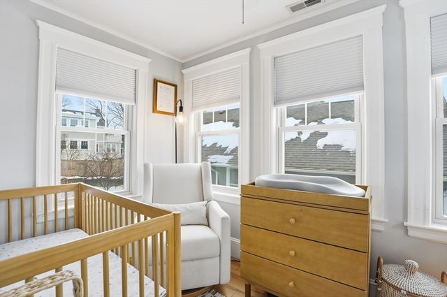 34 Bradford Rd 34, Watertown, MA 02472