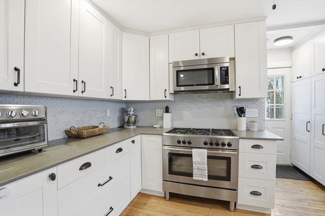 34 Bradford Rd 34, Watertown, MA 02472