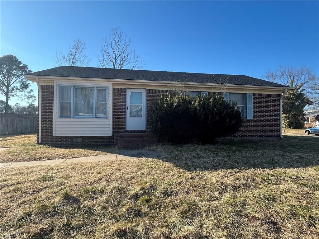 3220 Troy LN, Chesapeake, VA 23323