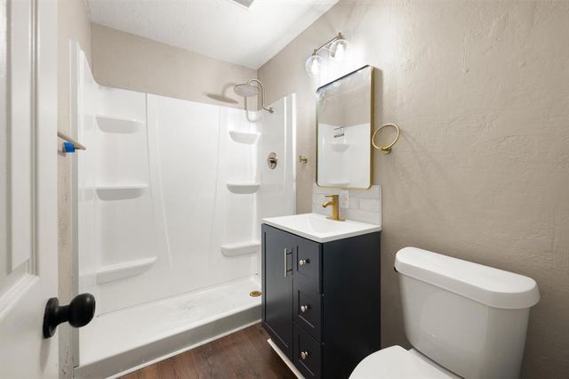 1025 Elmwood Drive, Guthrie, OK 73044
