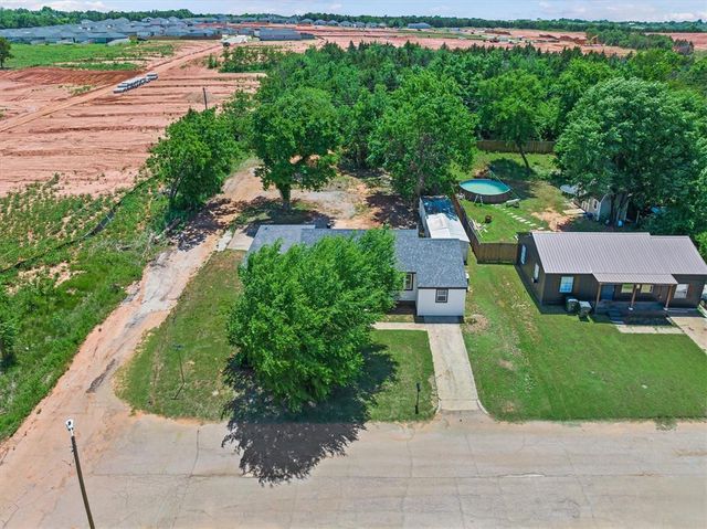 1025 Elmwood Drive, Guthrie, OK 73044