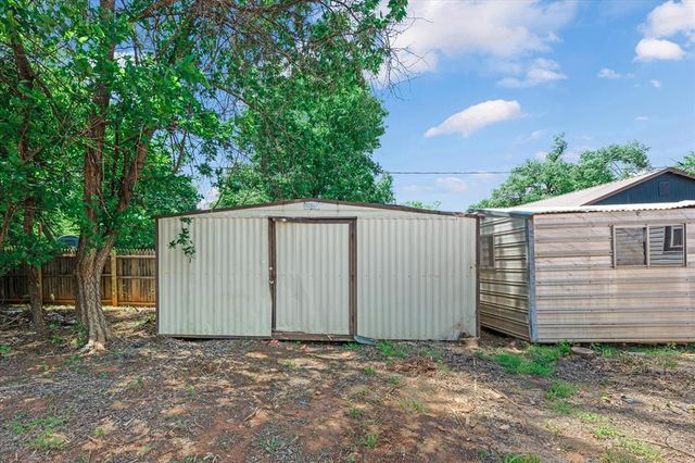 1025 Elmwood Drive, Guthrie, OK 73044