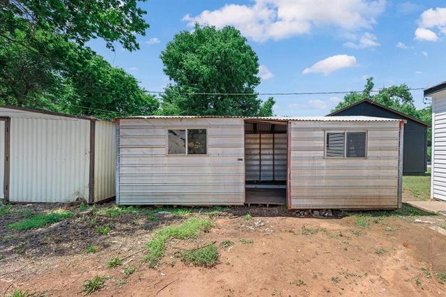 1025 Elmwood Drive, Guthrie, OK 73044