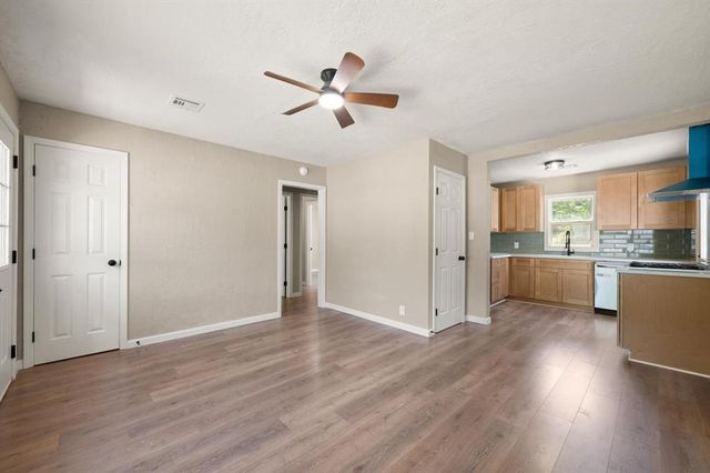 1025 Elmwood Drive, Guthrie, OK 73044