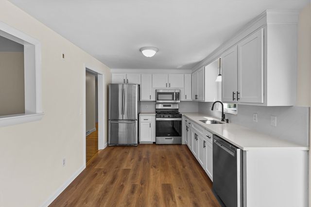 5 Grove St, Plainville, MA 02762