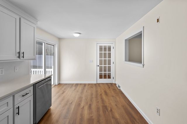 5 Grove St, Plainville, MA 02762
