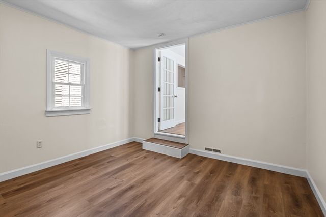 5 Grove St, Plainville, MA 02762
