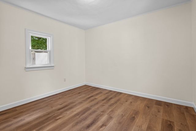 5 Grove St, Plainville, MA 02762