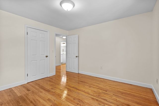 5 Grove St, Plainville, MA 02762