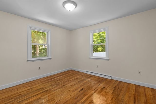 5 Grove St, Plainville, MA 02762