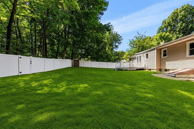 5 Grove St, Plainville, MA 02762