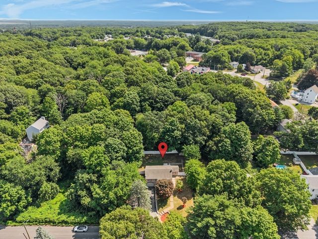 5 Grove St, Plainville, MA 02762