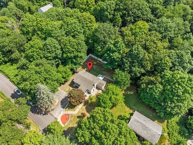 5 Grove St, Plainville, MA 02762