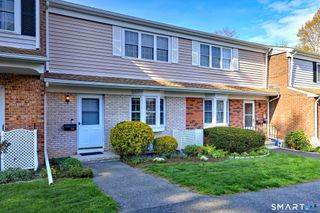 52 Salem Walk 52, Milford, CT 06460