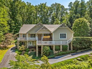 220 Amblewood Trail, Hendersonville, NC 28739
