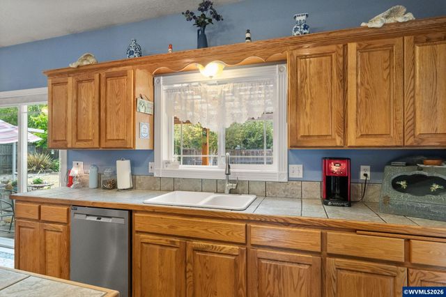 2210 Broadway St NW, Albany, OR 97321