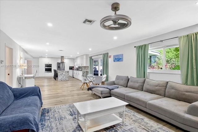 3211 Calle Largo Drive, Hollywood, FL 33021