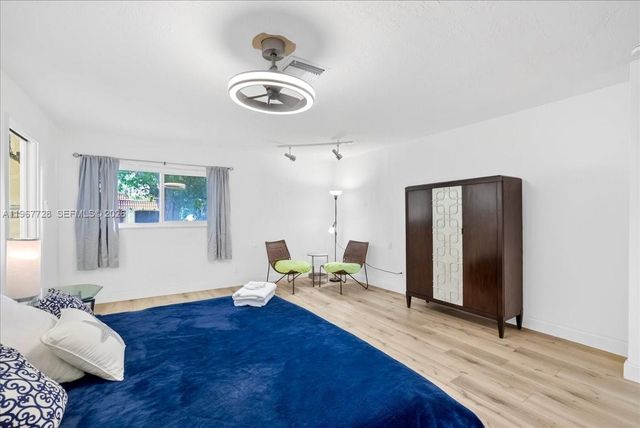 3211 Calle Largo Drive, Hollywood, FL 33021