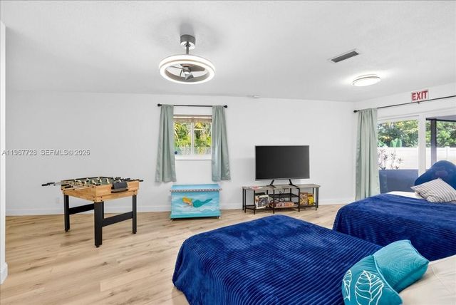 3211 Calle Largo Drive, Hollywood, FL 33021
