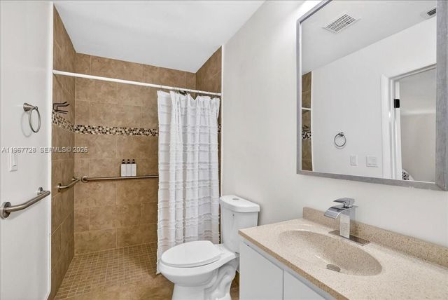 3211 Calle Largo Drive, Hollywood, FL 33021