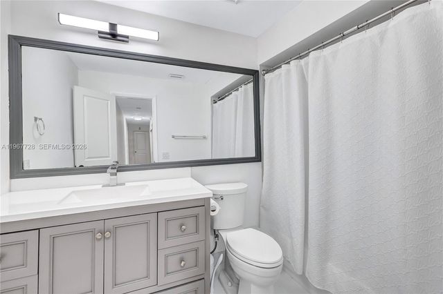 3211 Calle Largo Drive, Hollywood, FL 33021