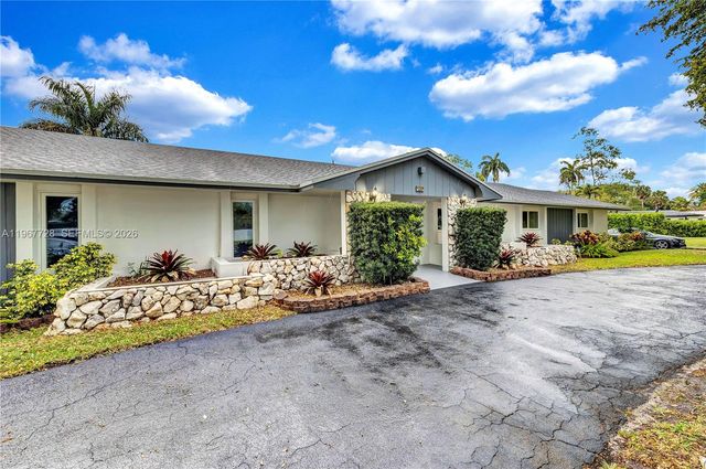 3211 Calle Largo Drive, Hollywood, FL 33021