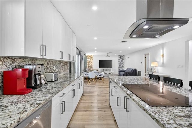 3211 Calle Largo Drive, Hollywood, FL 33021