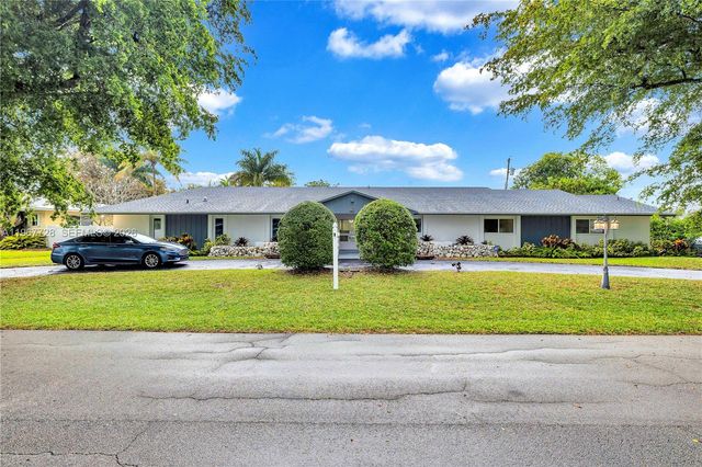 3211 Calle Largo Drive, Hollywood, FL 33021