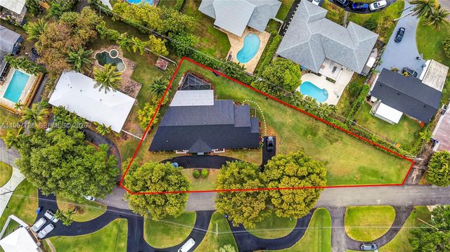 3211 Calle Largo Drive, Hollywood, FL 33021